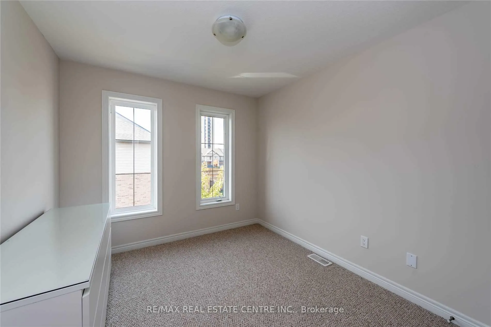 Photo 23 of 91 Southshore Crescent, Hamilton, Stoney Creek — HOMEH