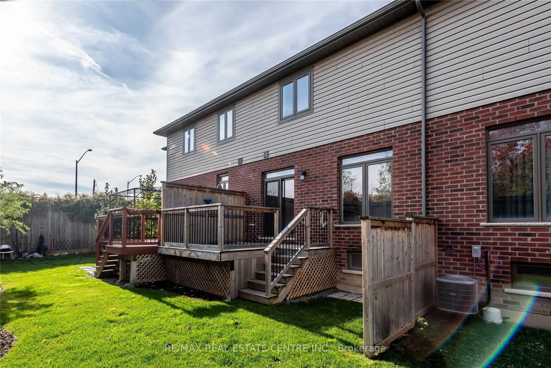 Photo 30 of 91 Southshore Crescent, Hamilton, Stoney Creek — HOMEH