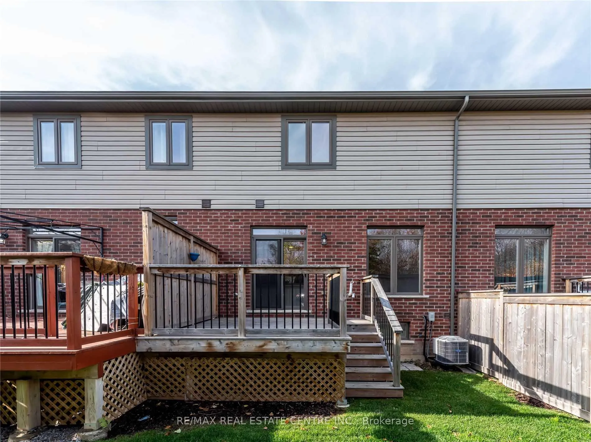 Photo 31 of 91 Southshore Crescent, Hamilton, Stoney Creek — HOMEH