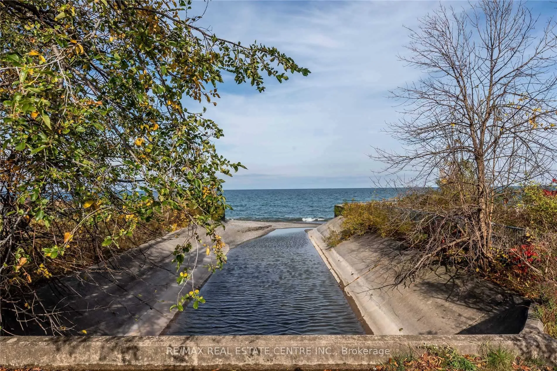 Photo 34 of 91 Southshore Crescent, Hamilton, Stoney Creek — HOMEH