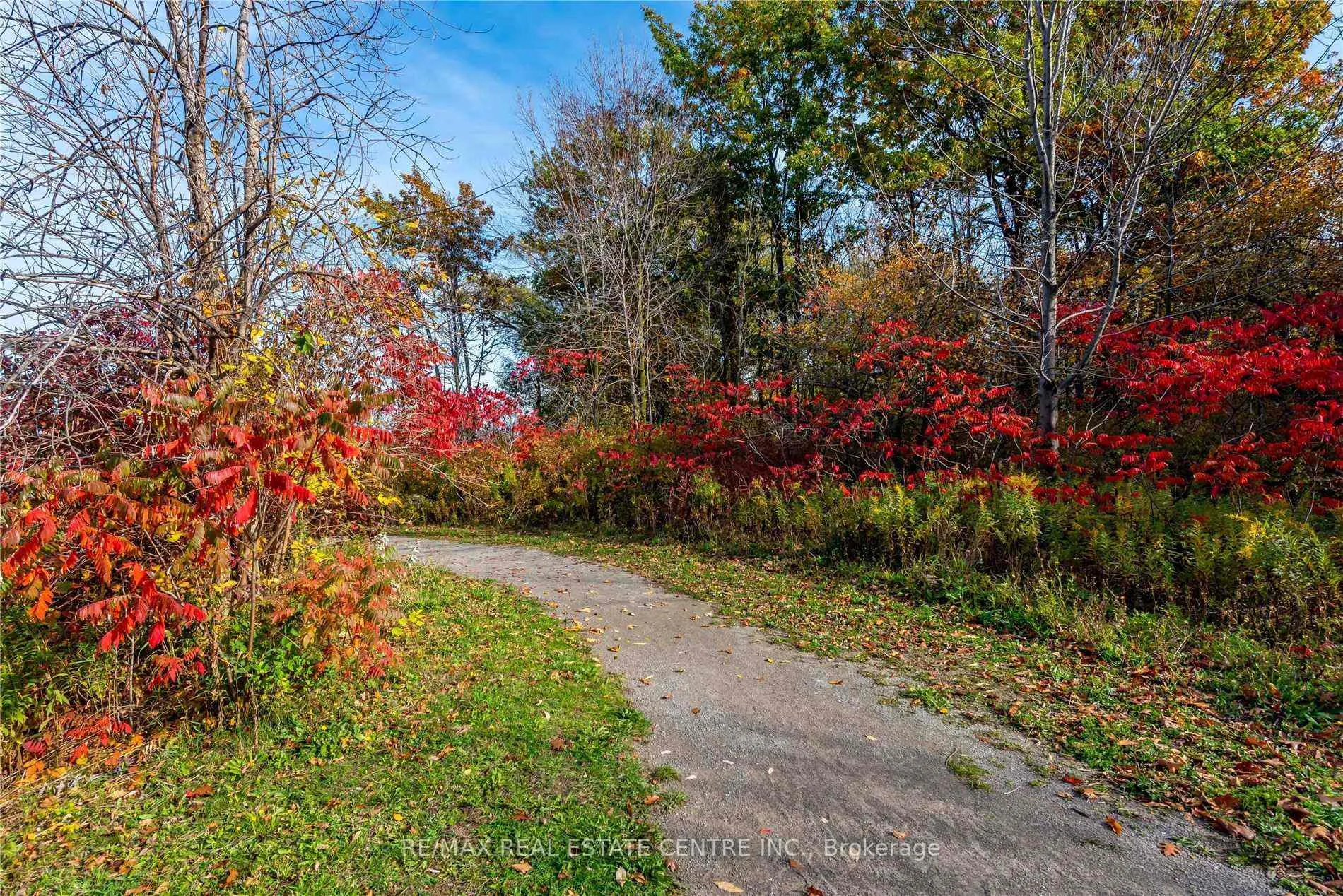 Photo 35 of 91 Southshore Crescent, Hamilton, Stoney Creek — HOMEH