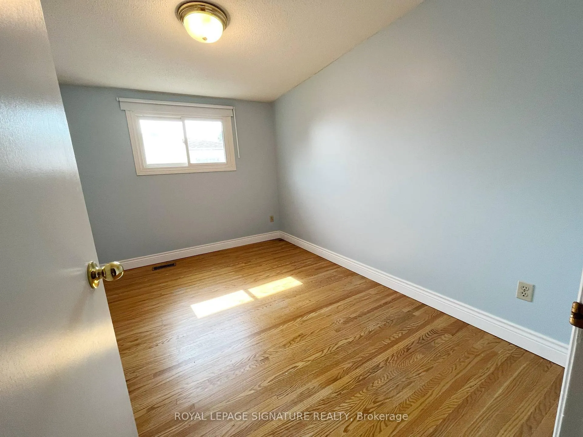 Photo 6 of 86 Gardiner Drive, Hamilton, Gilkson — HOMEH