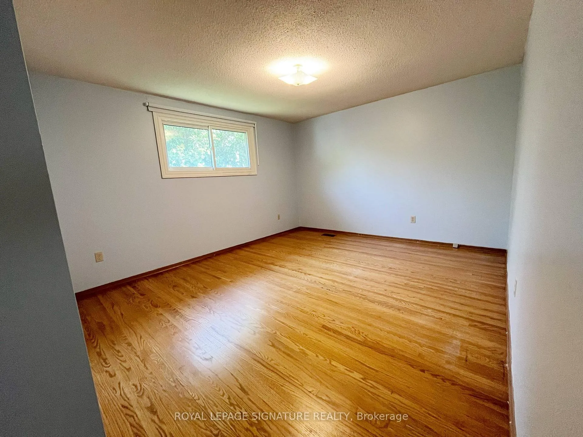 Photo 9 of 86 Gardiner Drive, Hamilton, Gilkson — HOMEH
