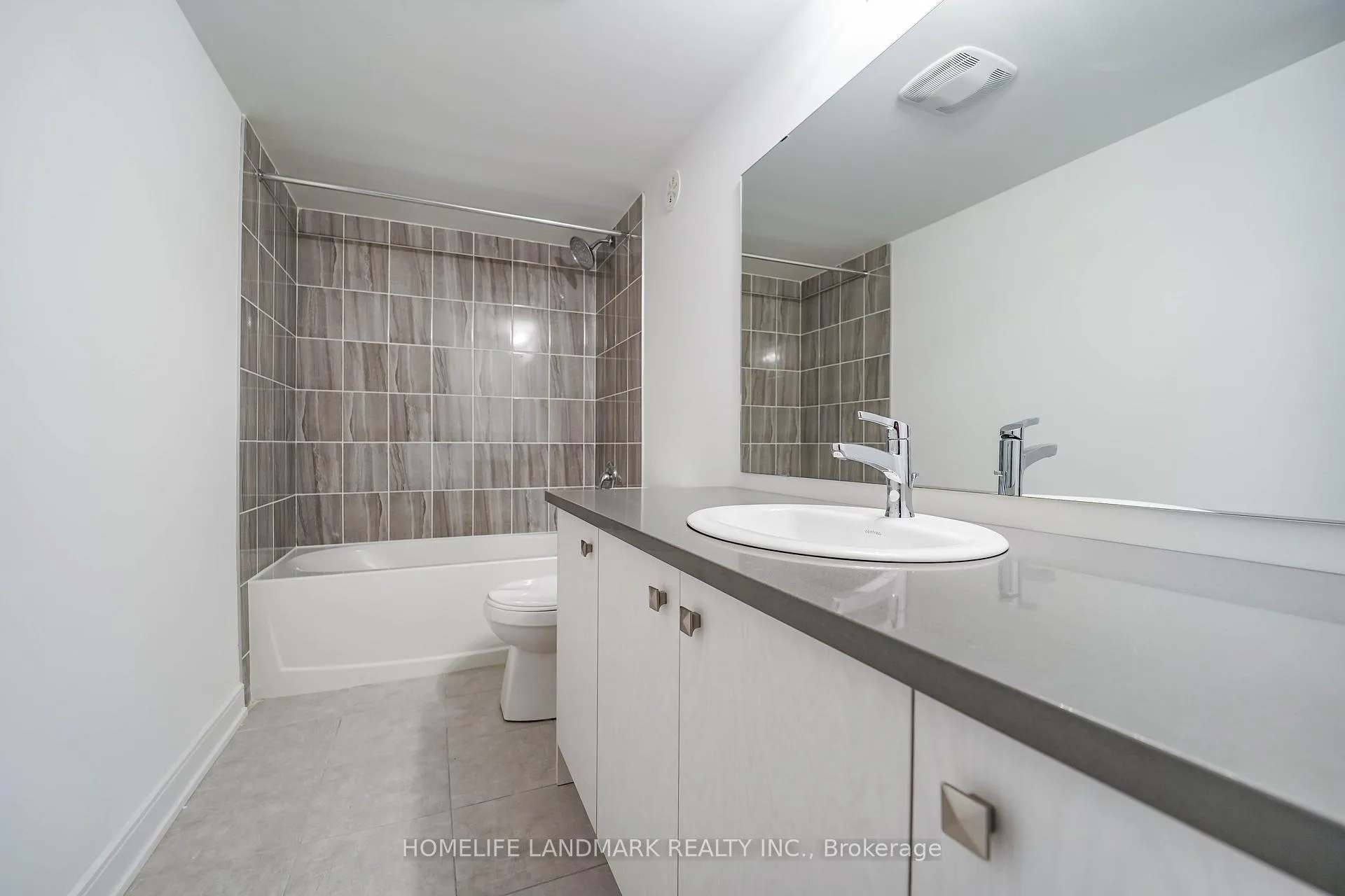 Photo 10 of 49 Appletree Lane, Barrie, Innis-Shore — HOMEH