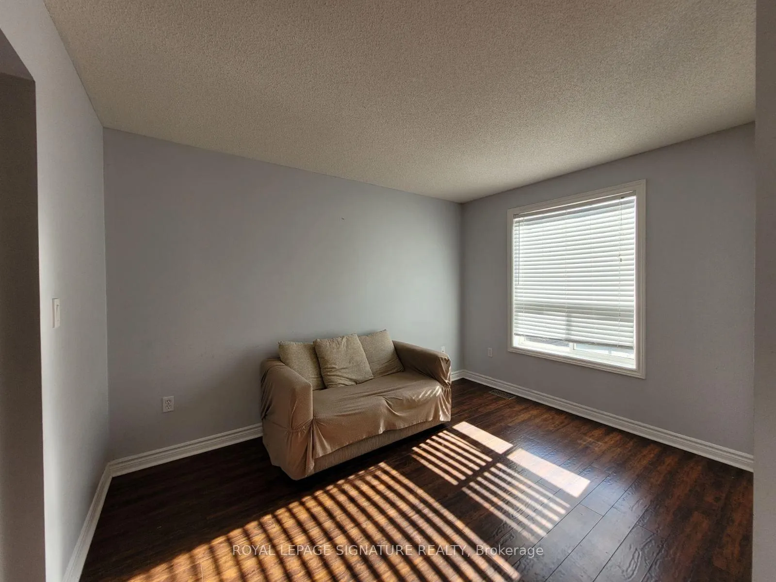 Photo 5 of Unit 16, 39 Pinewoods Drive, Hamilton, Stoney Creek Mountain — HOMEH