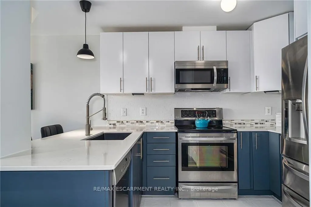 Photo 4 of 26 Madonna Drive, Hamilton, Carpenter — HOMEH
