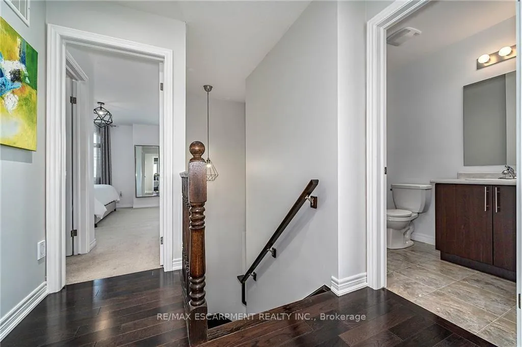 Photo 15 of 26 Madonna Drive, Hamilton, Carpenter — HOMEH