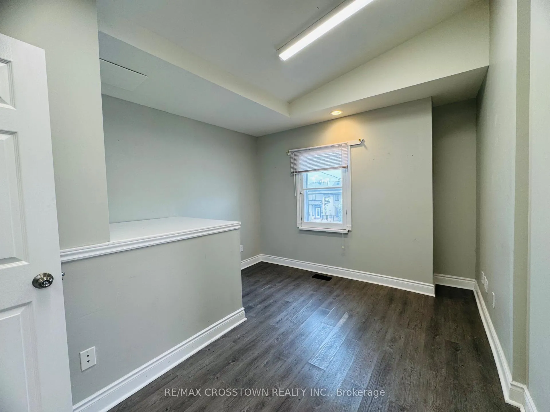 Photo 5 of Unit Upper, 178 Dunlop Street W, Barrie, Lakeshore — HOMEH