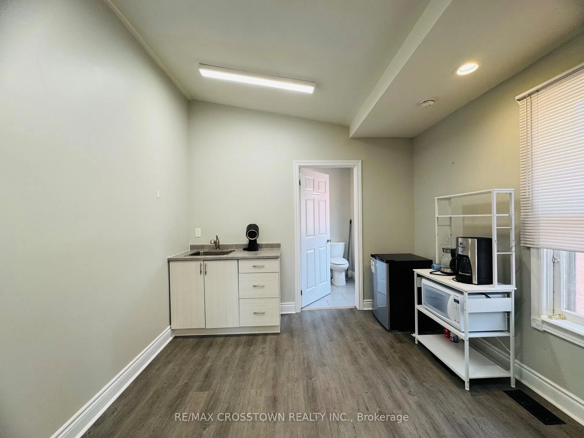 Photo 8 of Unit Upper, 178 Dunlop Street W, Barrie, Lakeshore — HOMEH
