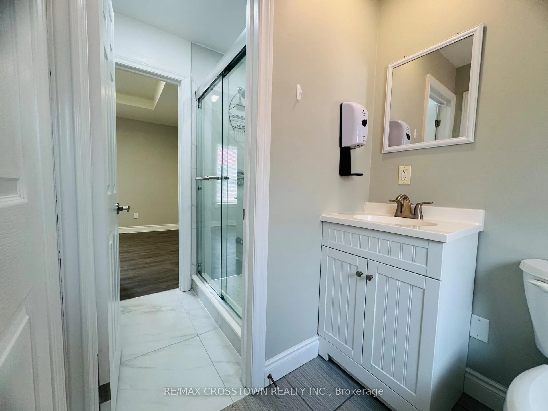 Photo 9 of Unit Upper, 178 Dunlop Street W, Barrie, Lakeshore — HOMEH