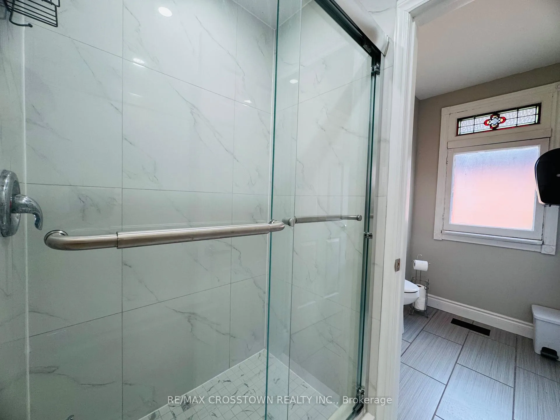 Photo 10 of Unit Upper, 178 Dunlop Street W, Barrie, Lakeshore — HOMEH
