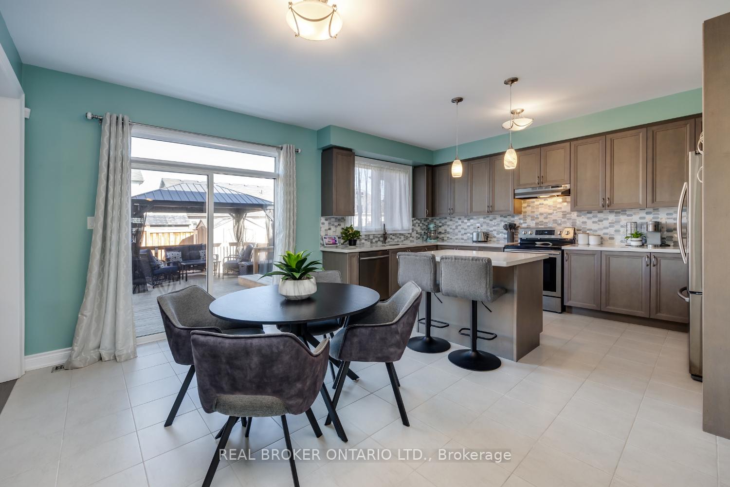Photo 10 of 3 Melrose Drive, Cavan Monaghan, Cavan Twp — HOMEH