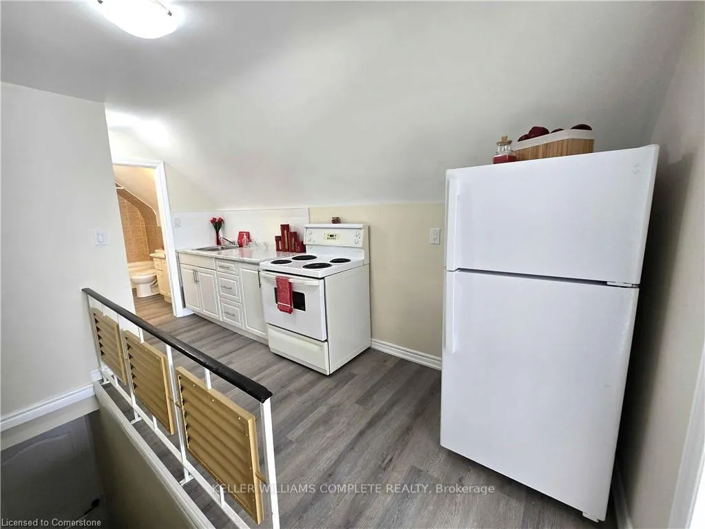 Photo 4 of Unit 4, 300 Balmoral Avenue, Hamilton, Crown Point — HOMEH