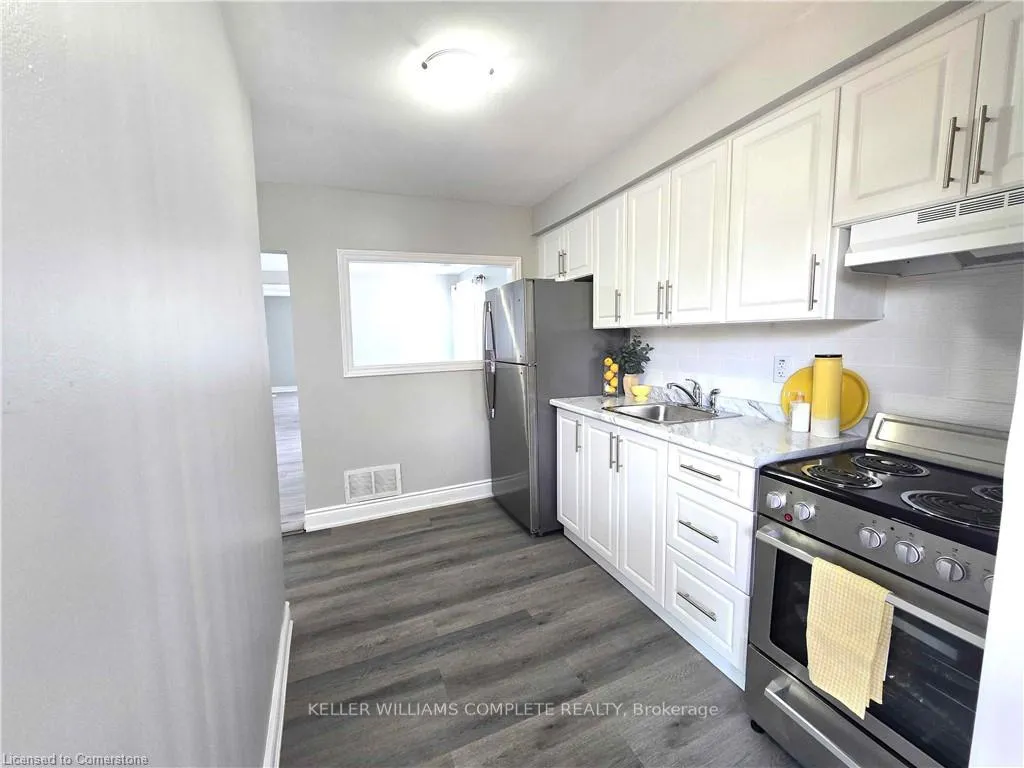 Photo 3 of Unit 2, 300 Balmoral Avenue, Hamilton, Crown Point — HOMEH