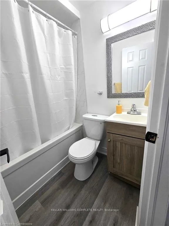Photo 6 of Unit 2, 300 Balmoral Avenue, Hamilton, Crown Point — HOMEH