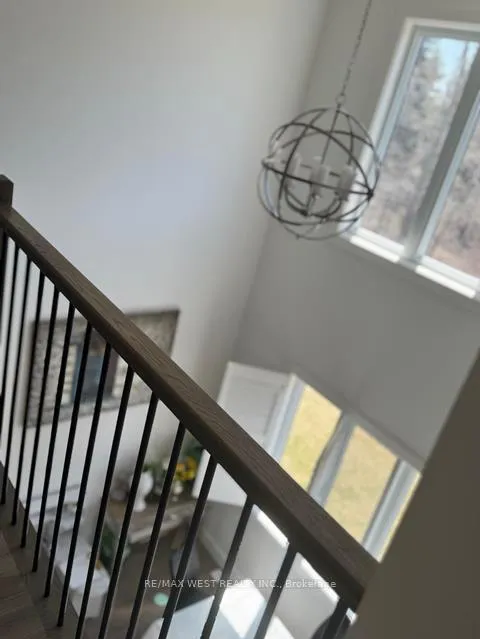 Photo 10 of 203 Merritt Crescent, North Middlesex, Parkhill — HOMEH