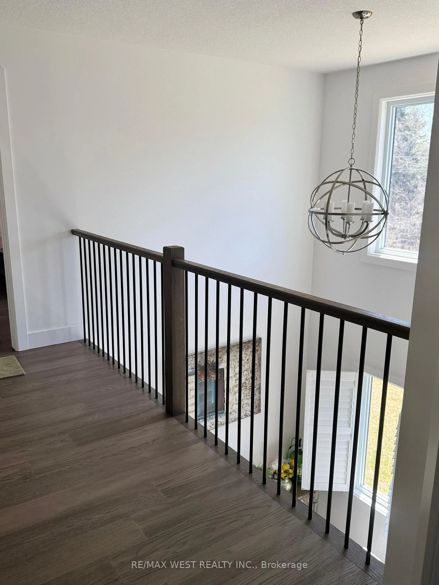 Photo 11 of 203 Merritt Crescent, North Middlesex, Parkhill — HOMEH