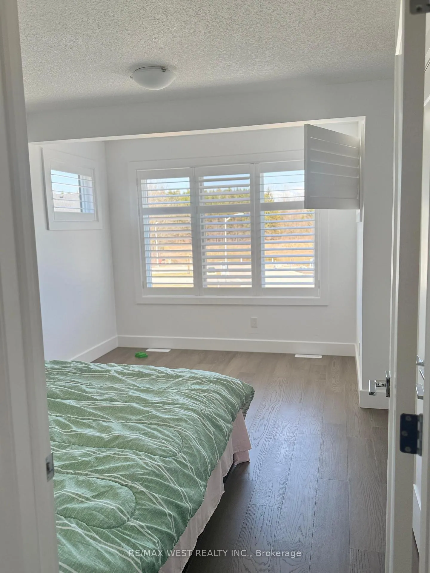Photo 14 of 203 Merritt Crescent, North Middlesex, Parkhill — HOMEH