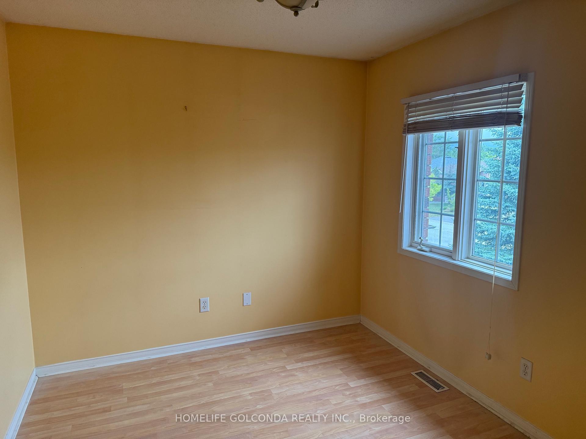 Photo 4 of 17 Leslie Avenue, Barrie, Holly — HOMEH
