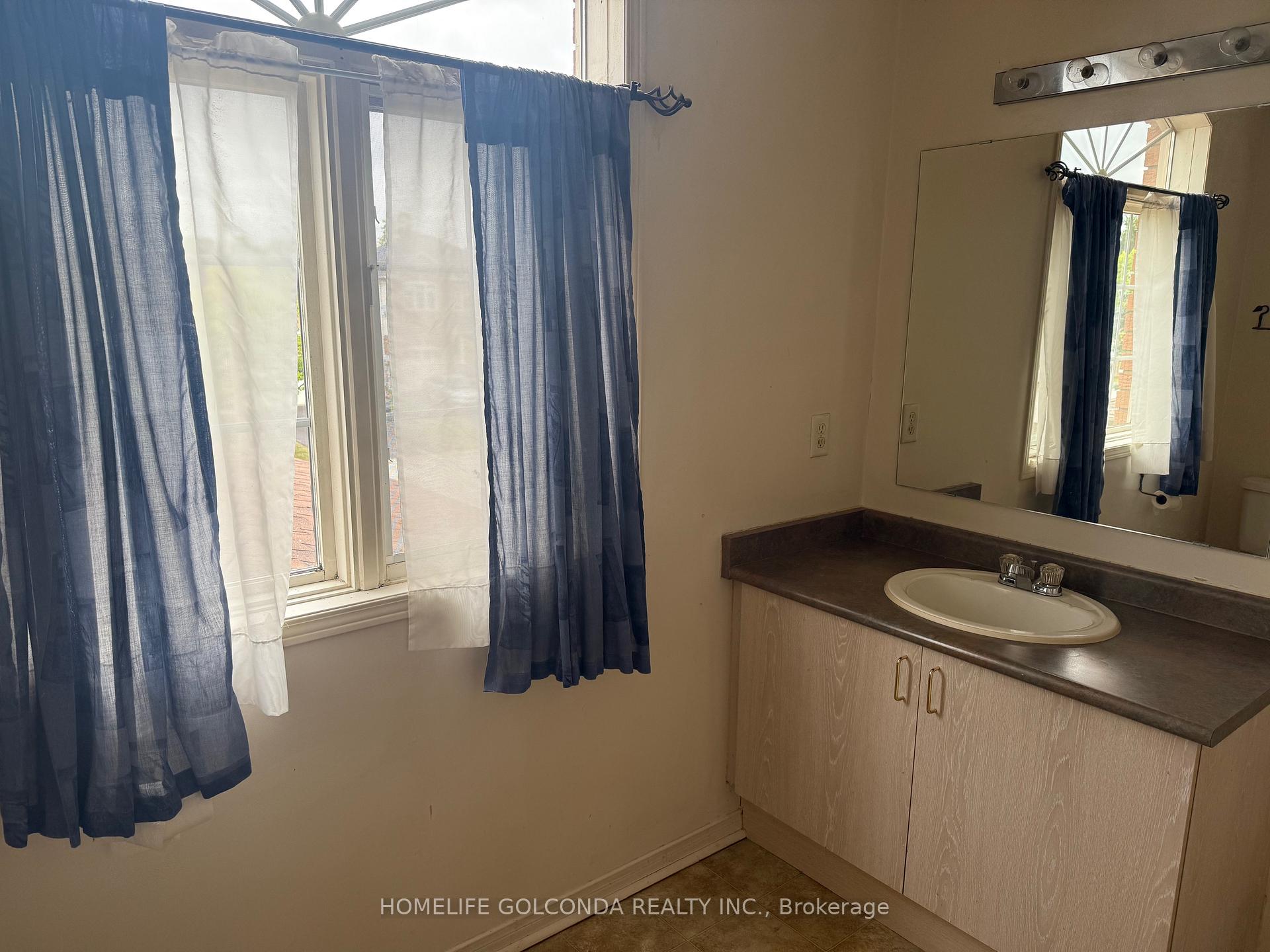Photo 5 of 17 Leslie Avenue, Barrie, Holly — HOMEH