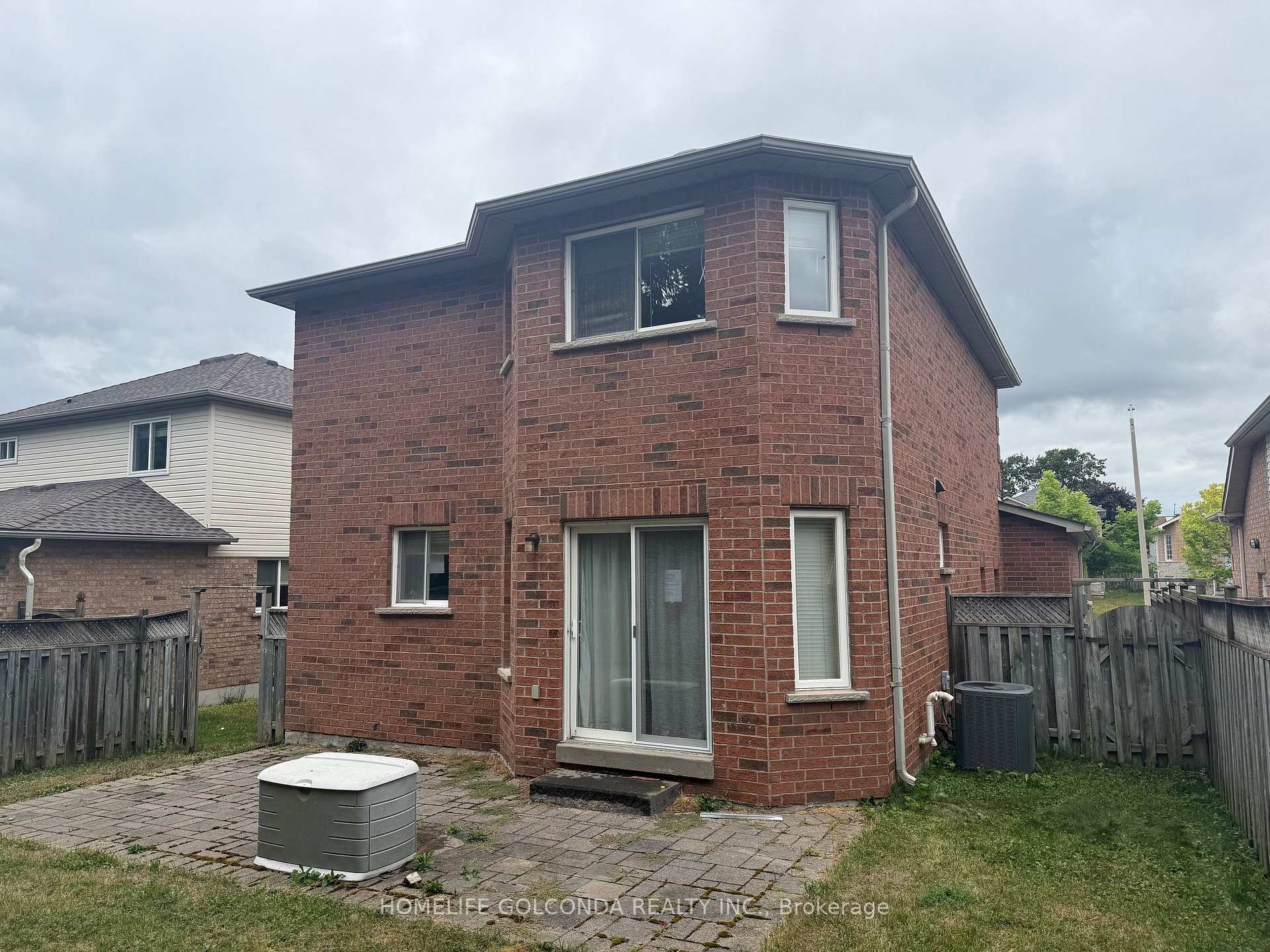 Photo 7 of 17 Leslie Avenue, Barrie, Holly — HOMEH
