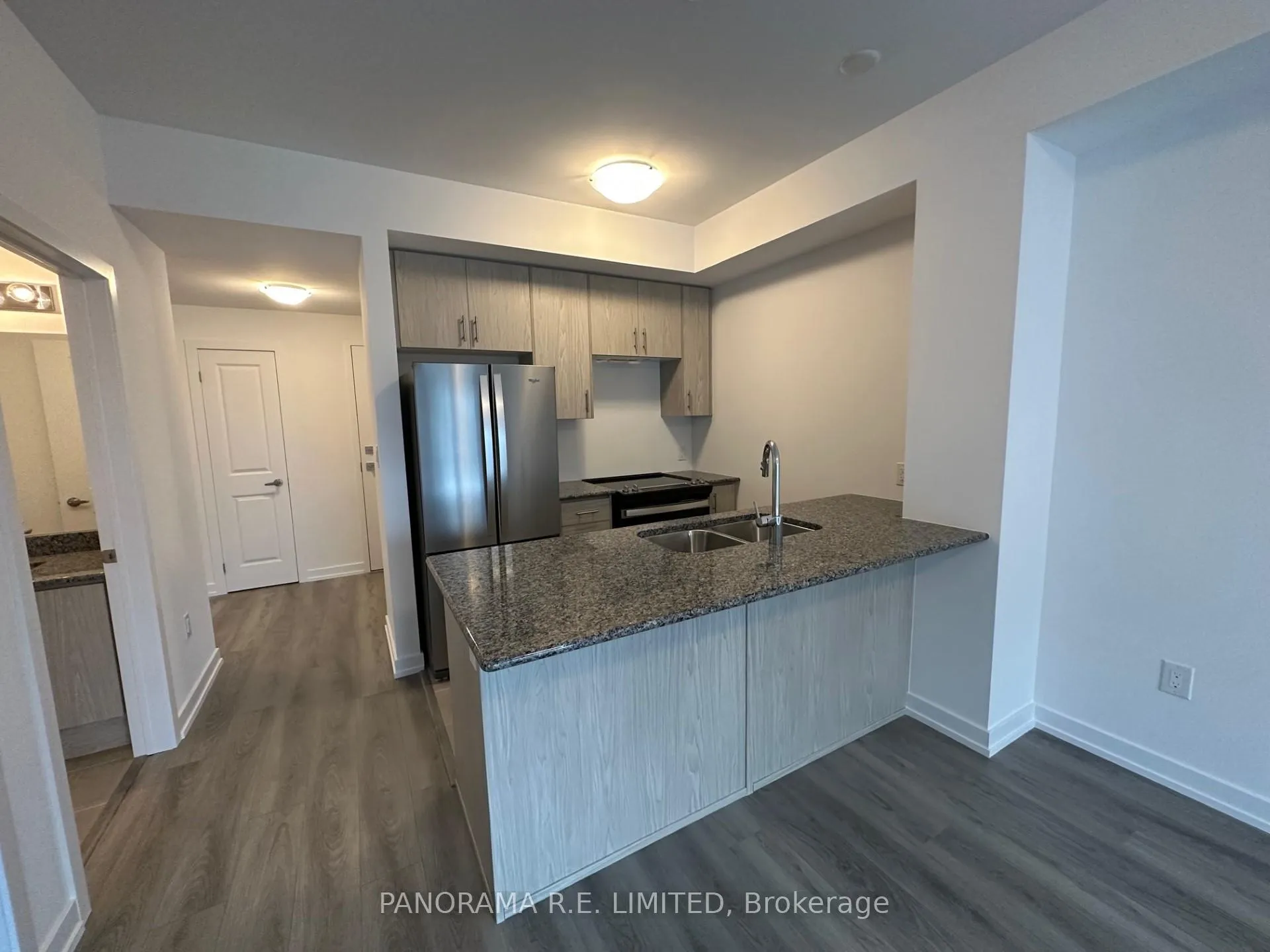 Photo 1 of Unit 813, 460 Dundas Street E, Hamilton, Waterdown — HOMEH
