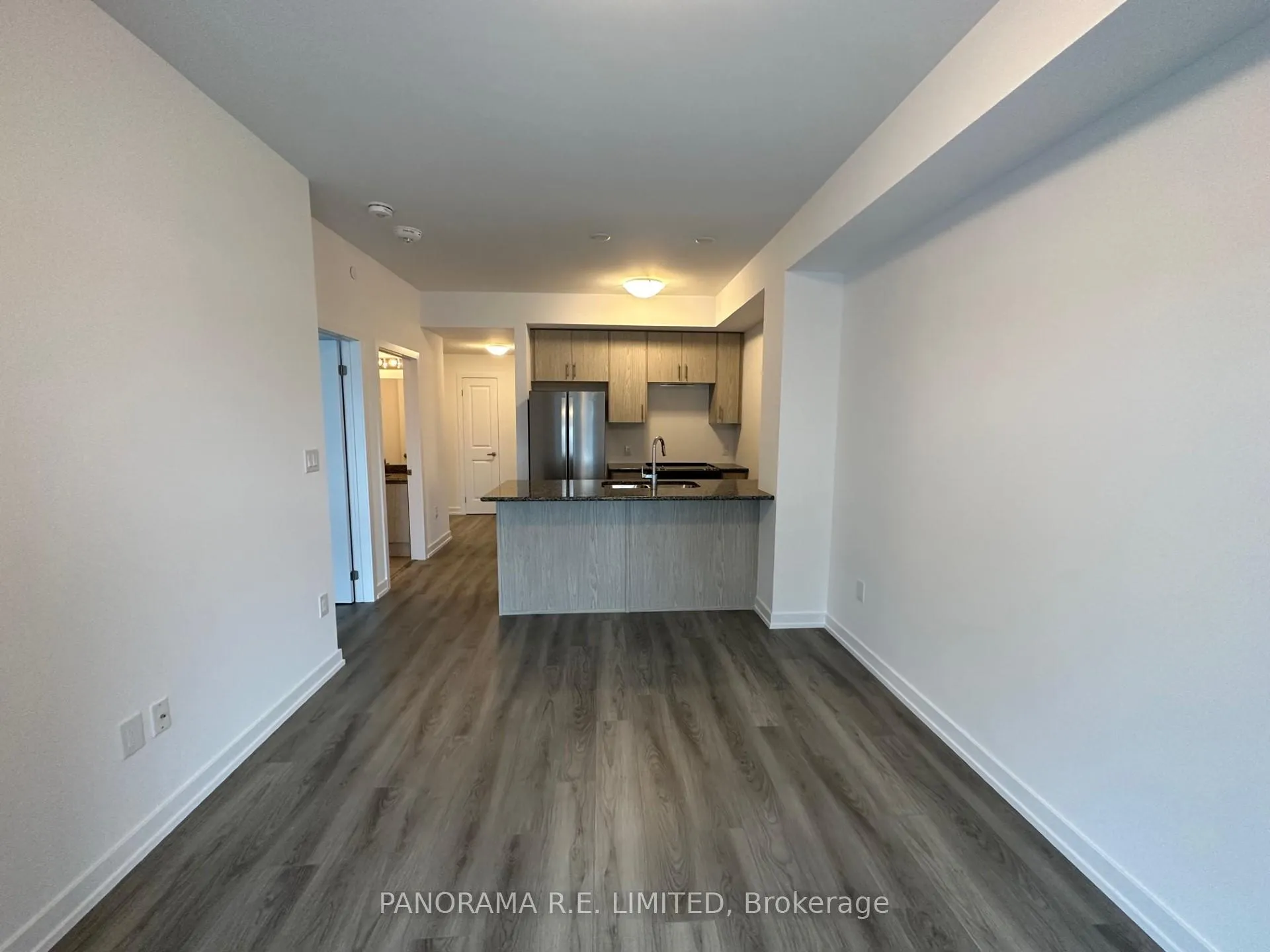 Photo 3 of Unit 813, 460 Dundas Street E, Hamilton, Waterdown — HOMEH