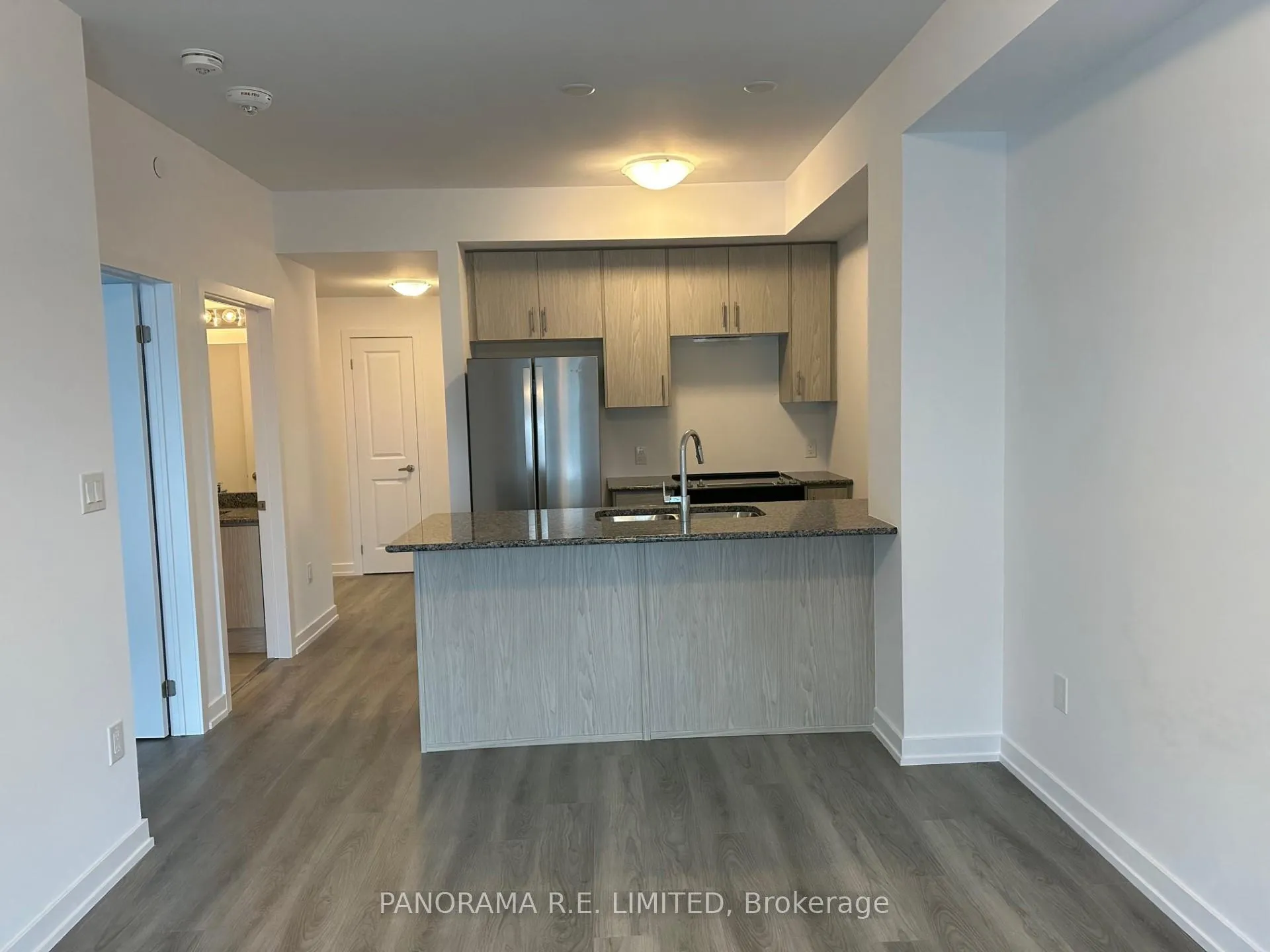 Photo 4 of Unit 813, 460 Dundas Street E, Hamilton, Waterdown — HOMEH