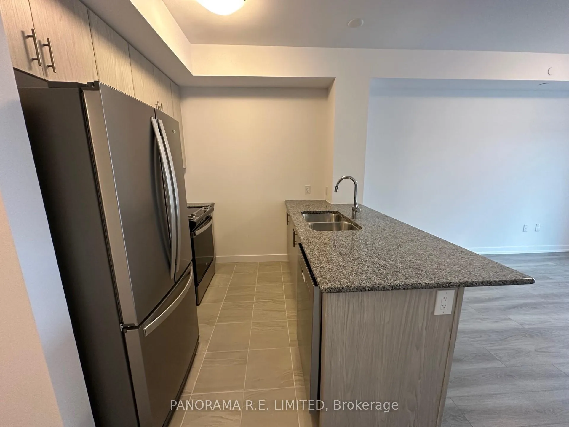 Photo 7 of Unit 813, 460 Dundas Street E, Hamilton, Waterdown — HOMEH