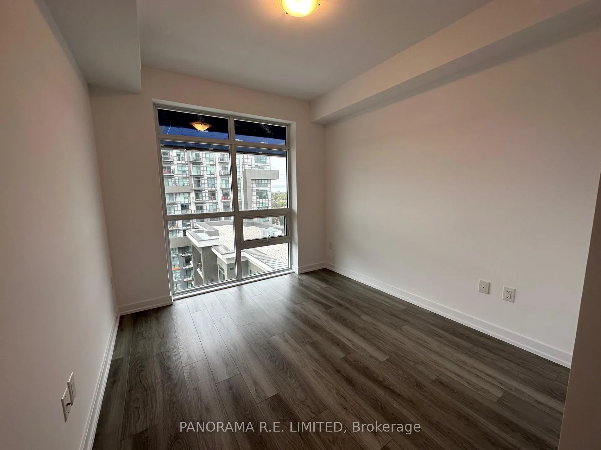 Photo 10 of Unit 813, 460 Dundas Street E, Hamilton, Waterdown — HOMEH