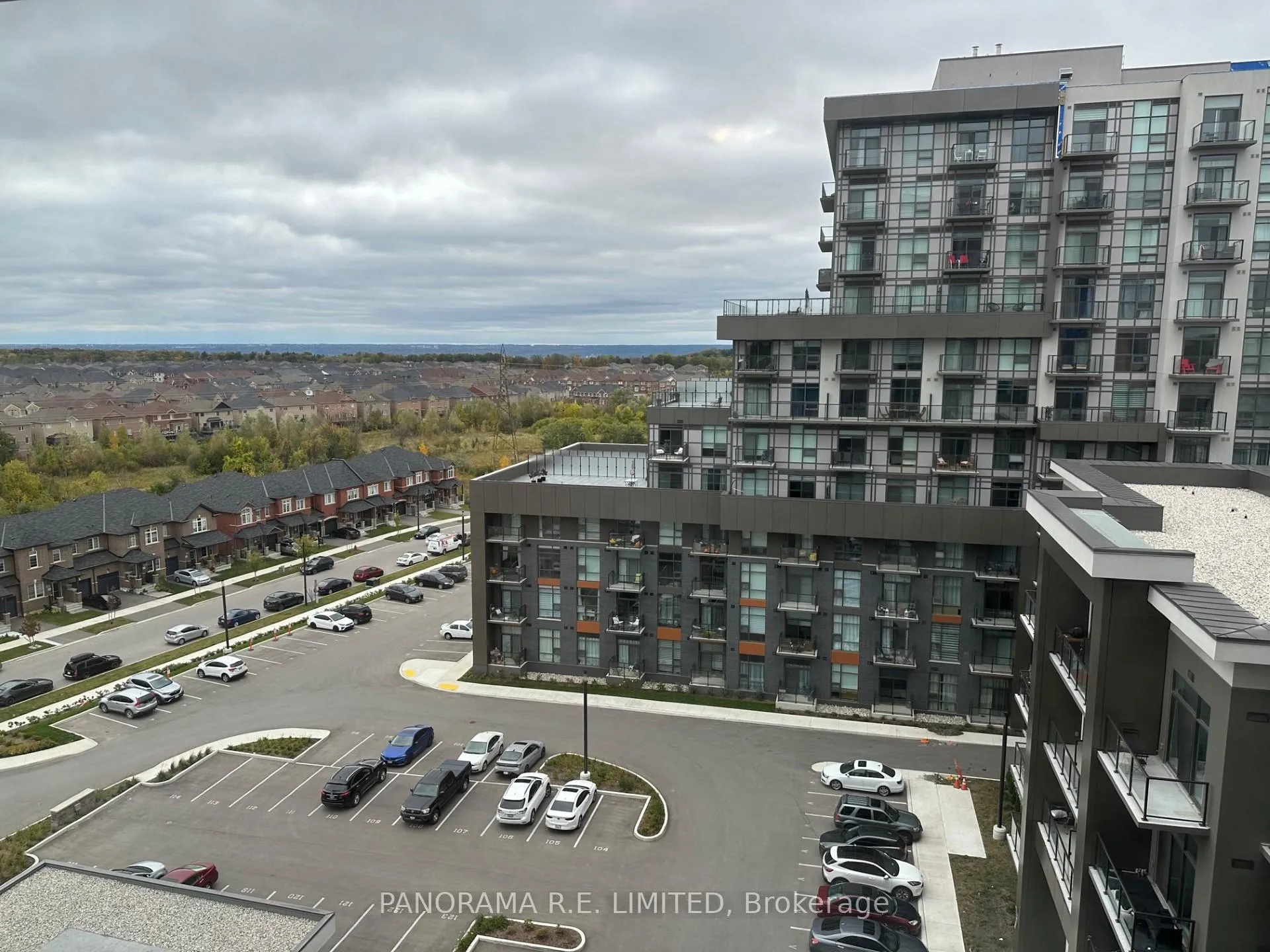 Photo 19 of Unit 813, 460 Dundas Street E, Hamilton, Waterdown — HOMEH