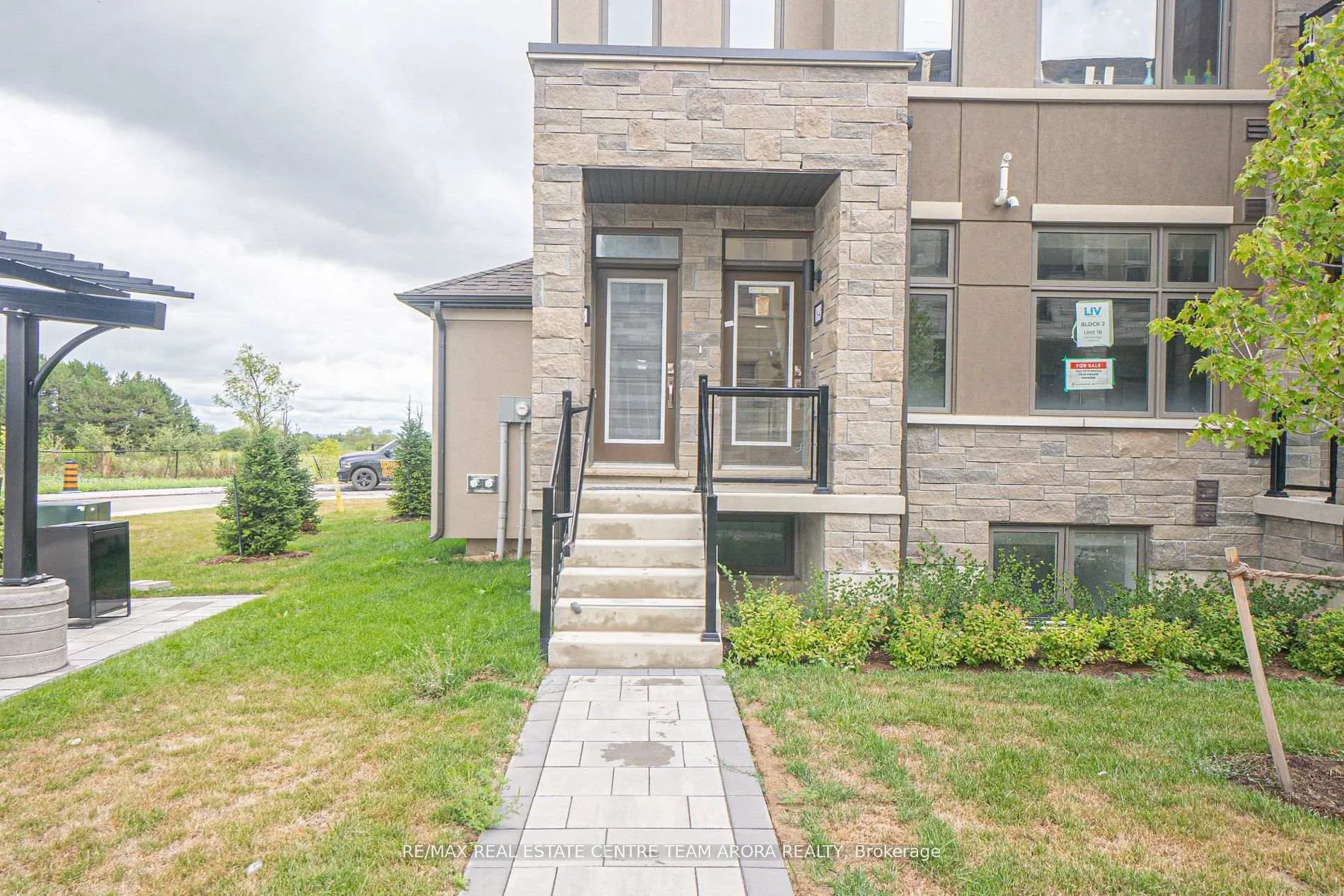 Front of Unit 18, 45 Fieldridge Crescent