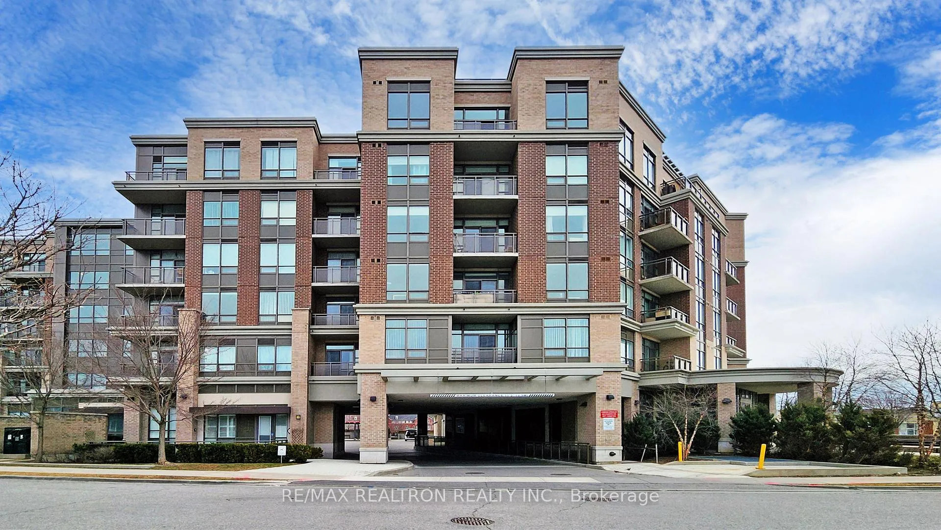 Photo 2 of Unit 628, 540 Bur Oak Ave, Markham, Berczy — HOMEH