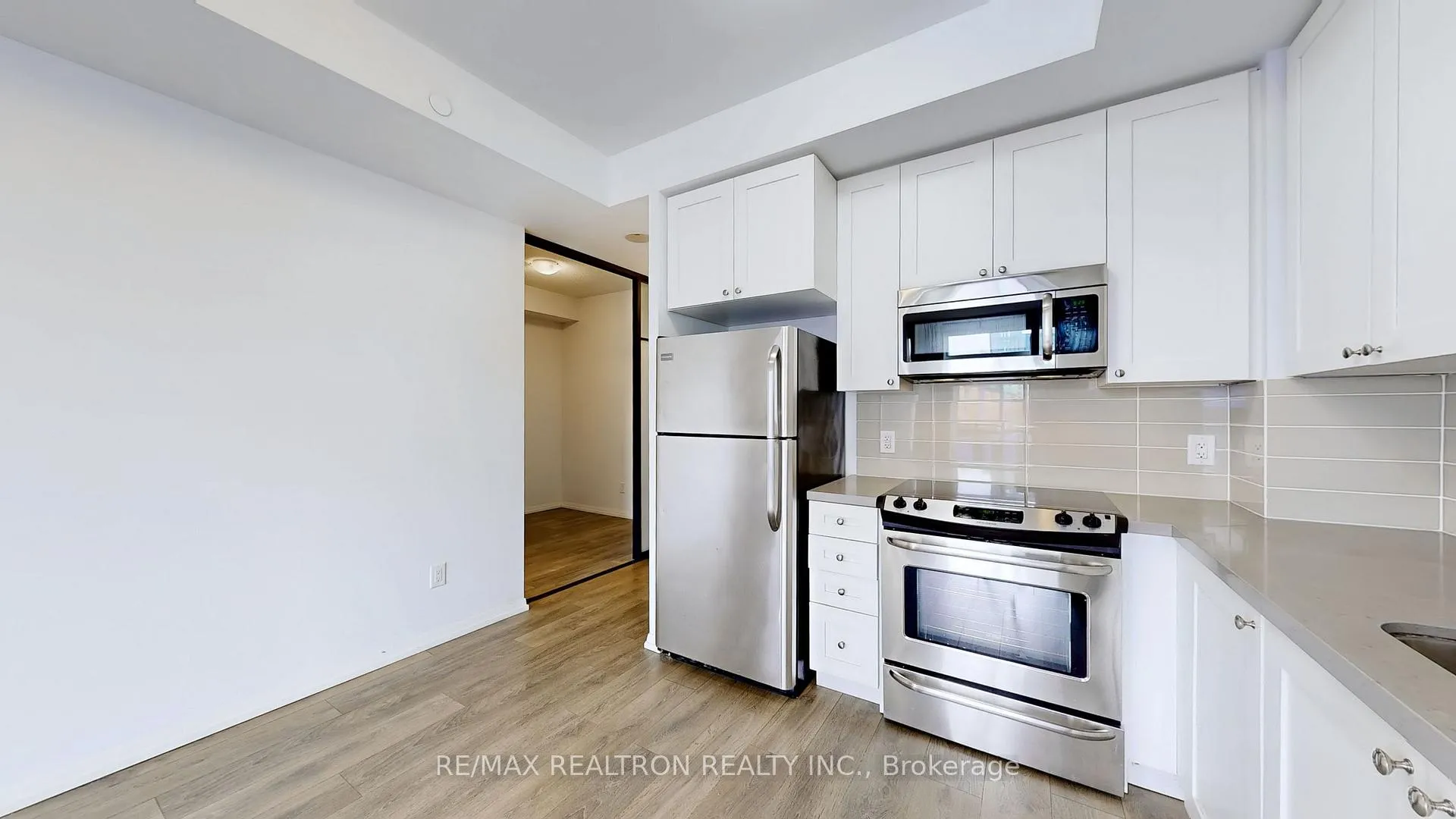 Photo 18 of Unit 628, 540 Bur Oak Ave, Markham, Berczy — HOMEH