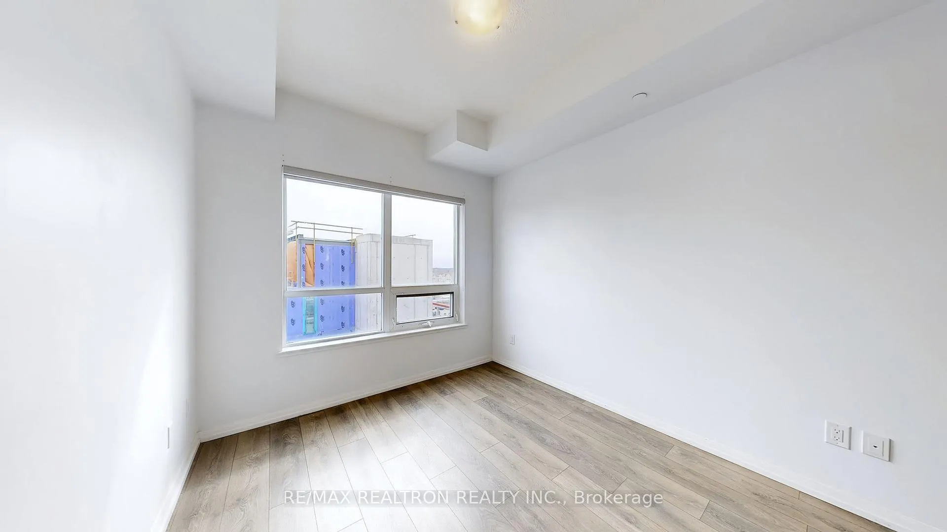 Photo 19 of Unit 628, 540 Bur Oak Ave, Markham, Berczy — HOMEH