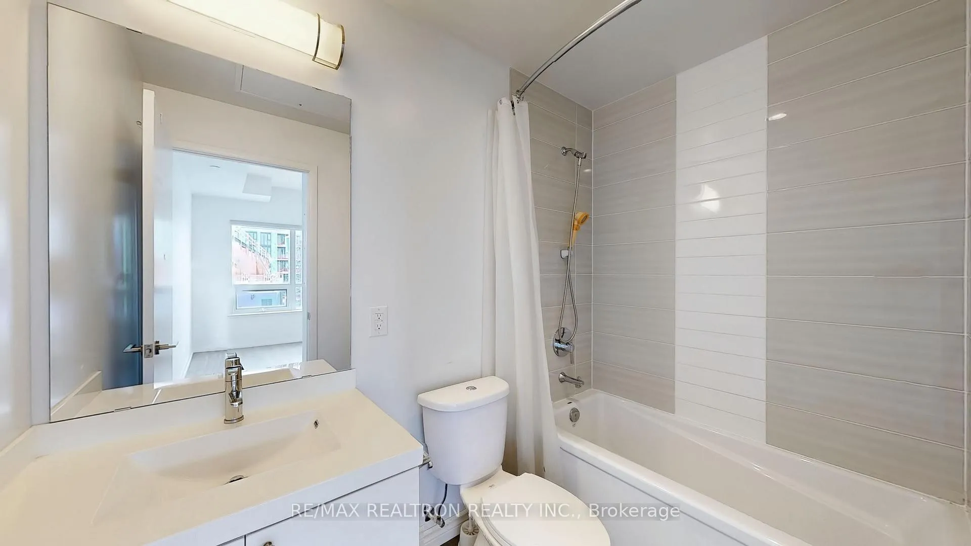 Photo 23 of Unit 628, 540 Bur Oak Ave, Markham, Berczy — HOMEH