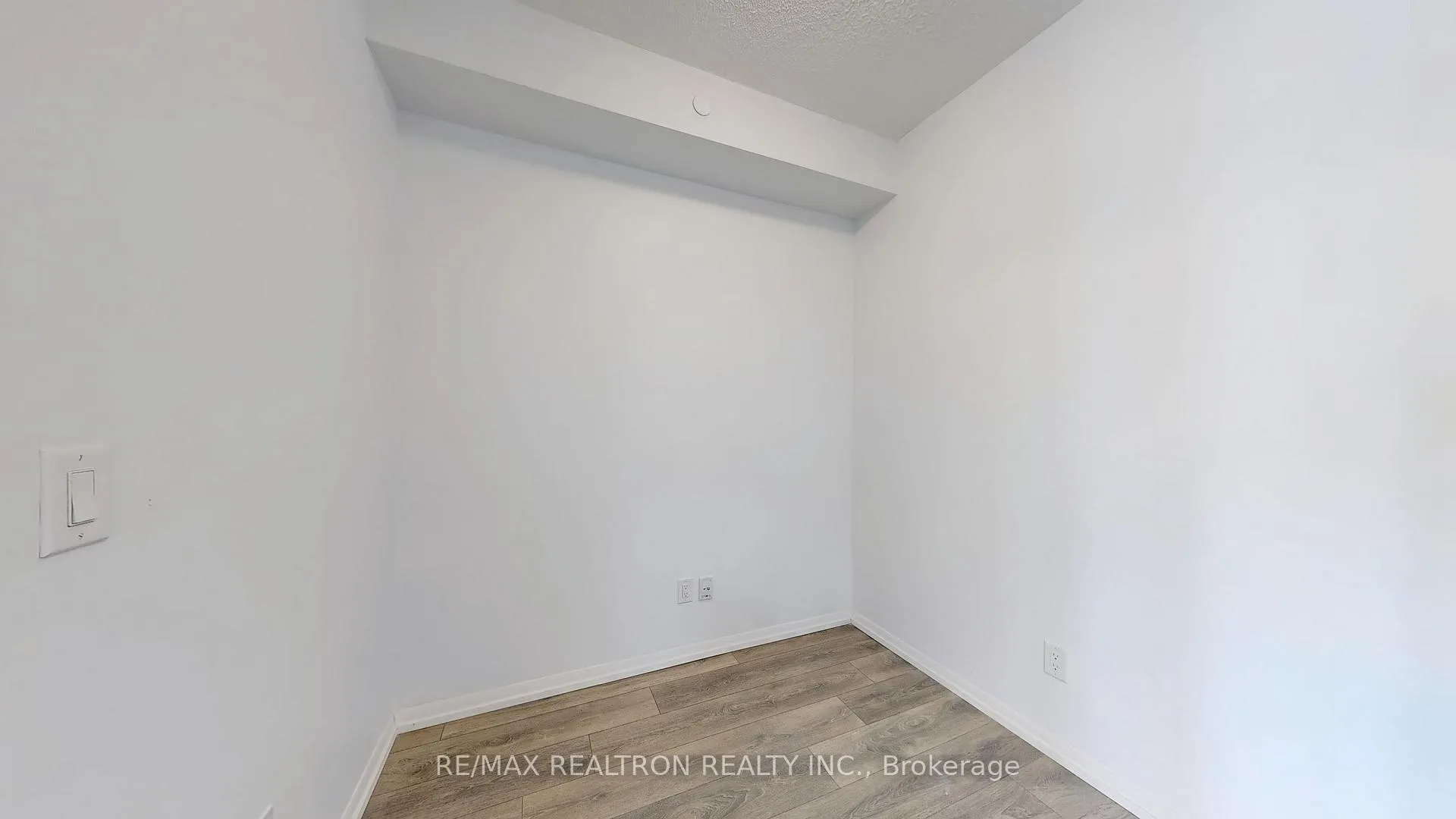 Photo 24 of Unit 628, 540 Bur Oak Ave, Markham, Berczy — HOMEH