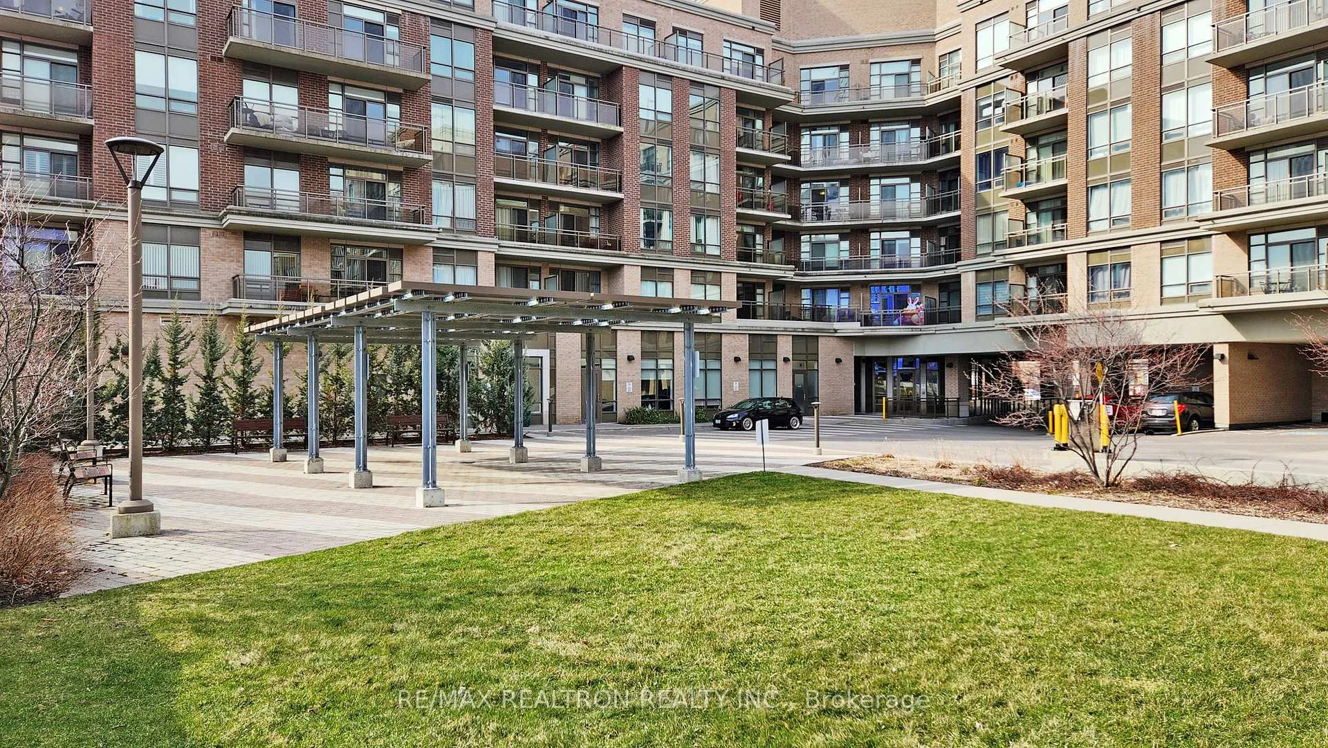 Photo 48 of Unit 628, 540 Bur Oak Ave, Markham, Berczy — HOMEH