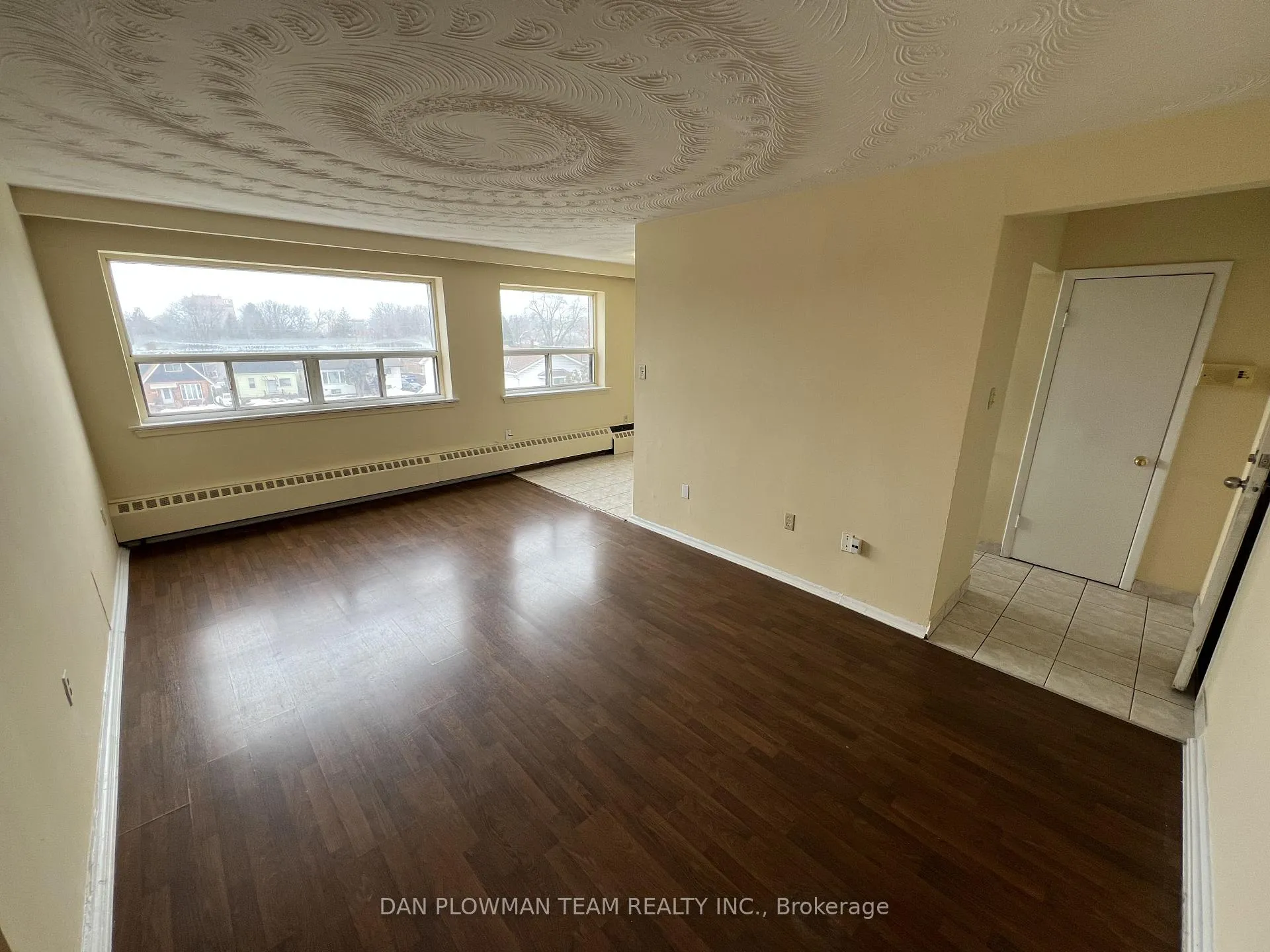 Front of Unit 303, 170 Park Road S