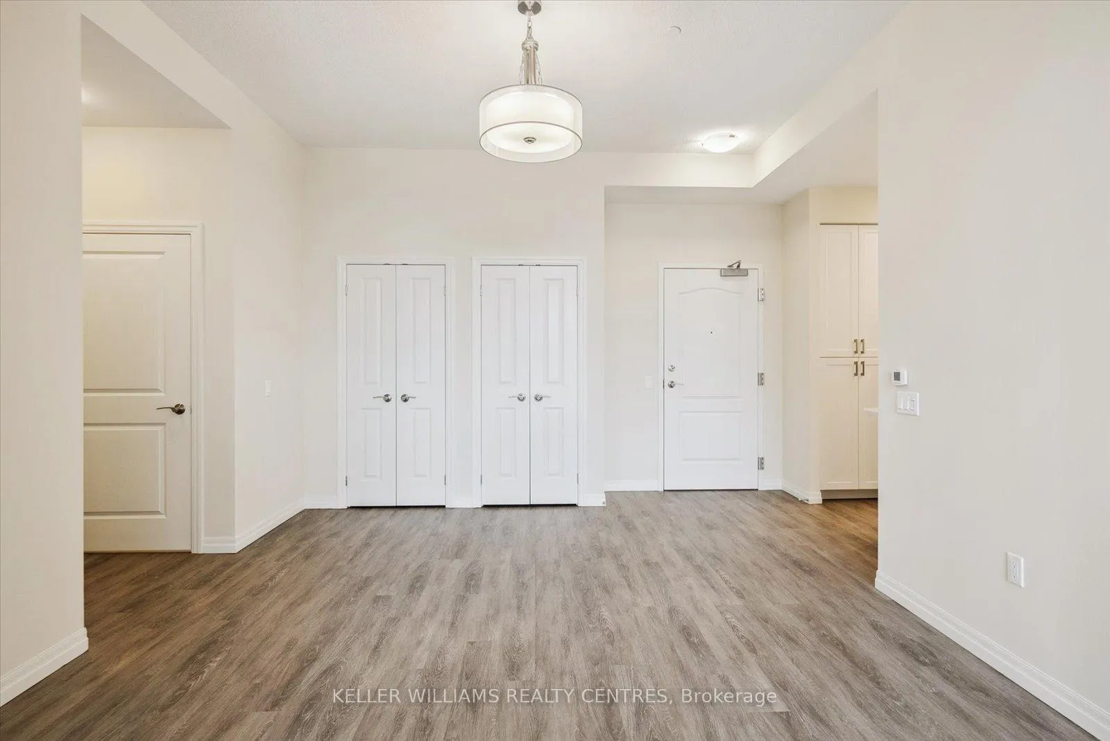 Photo 5 of Unit 702, 460 William Graham Drive, Aurora, Rural Aurora — HOMEH