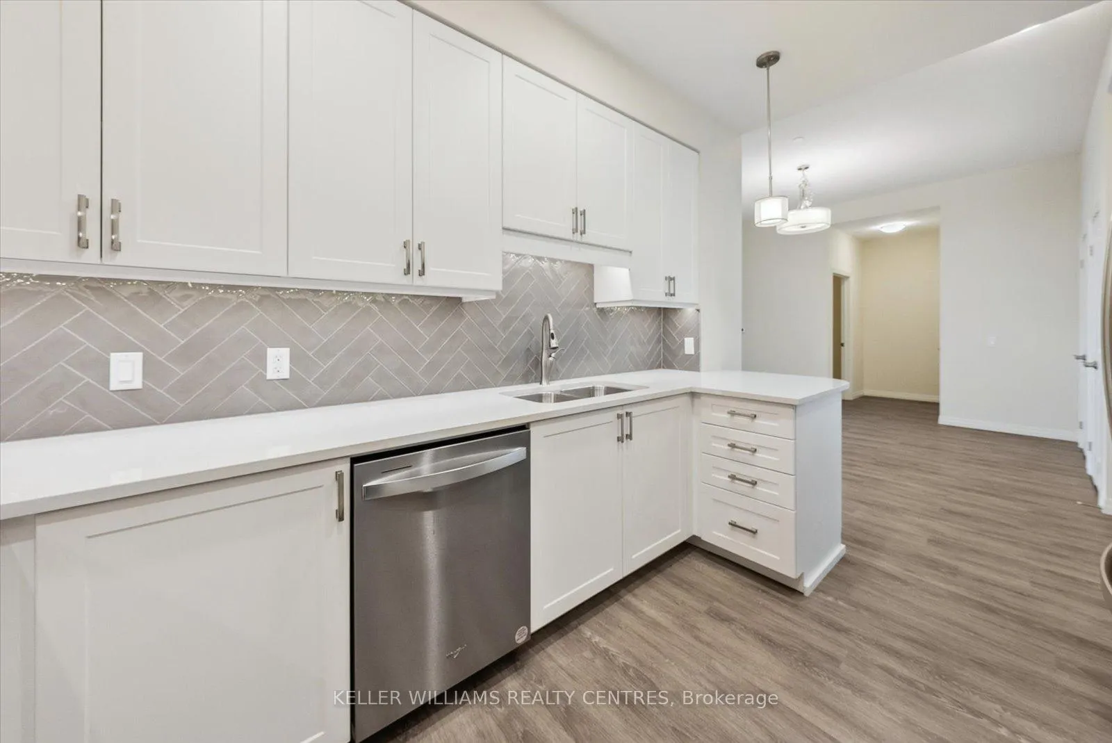 Photo 9 of Unit 702, 460 William Graham Drive, Aurora, Rural Aurora — HOMEH