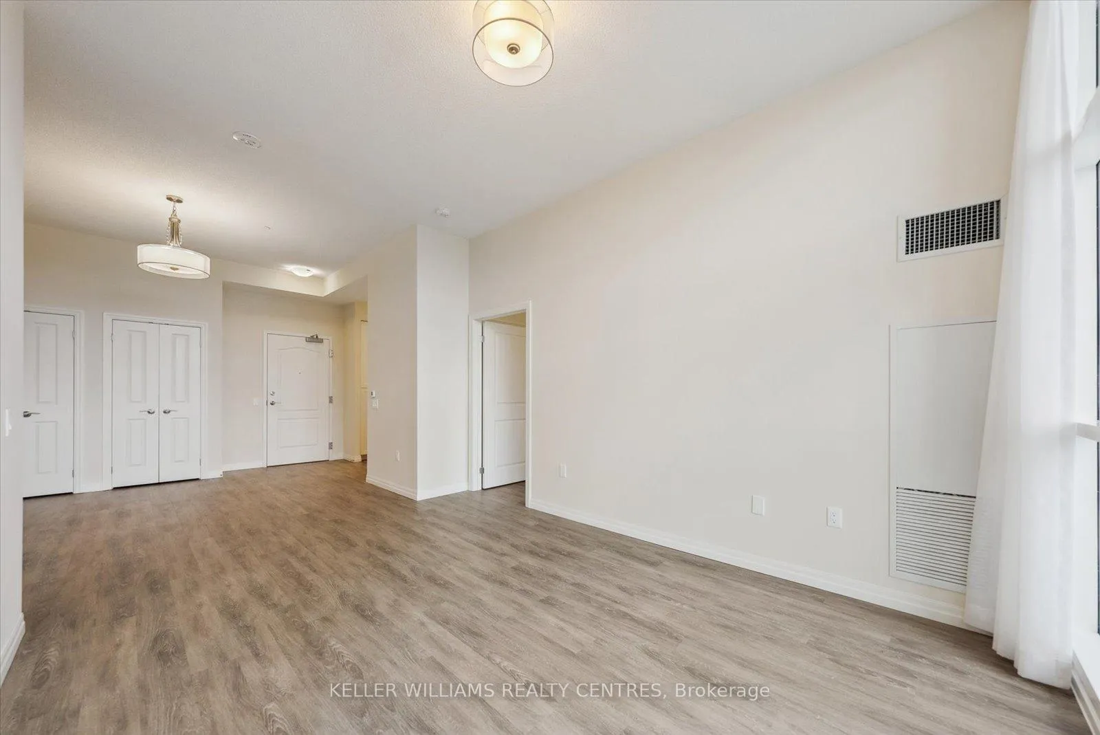 Photo 12 of Unit 702, 460 William Graham Drive, Aurora, Rural Aurora — HOMEH