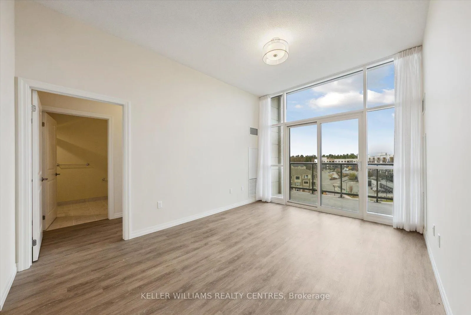 Photo 14 of Unit 702, 460 William Graham Drive, Aurora, Rural Aurora — HOMEH
