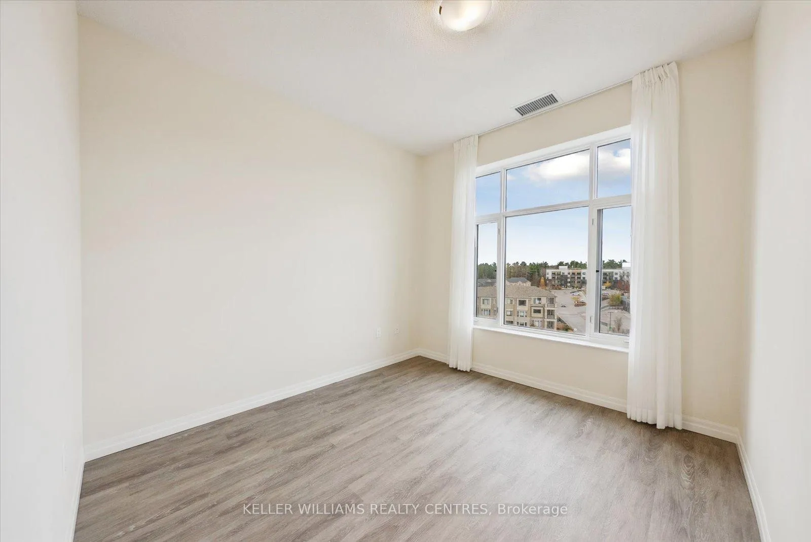Photo 15 of Unit 702, 460 William Graham Drive, Aurora, Rural Aurora — HOMEH