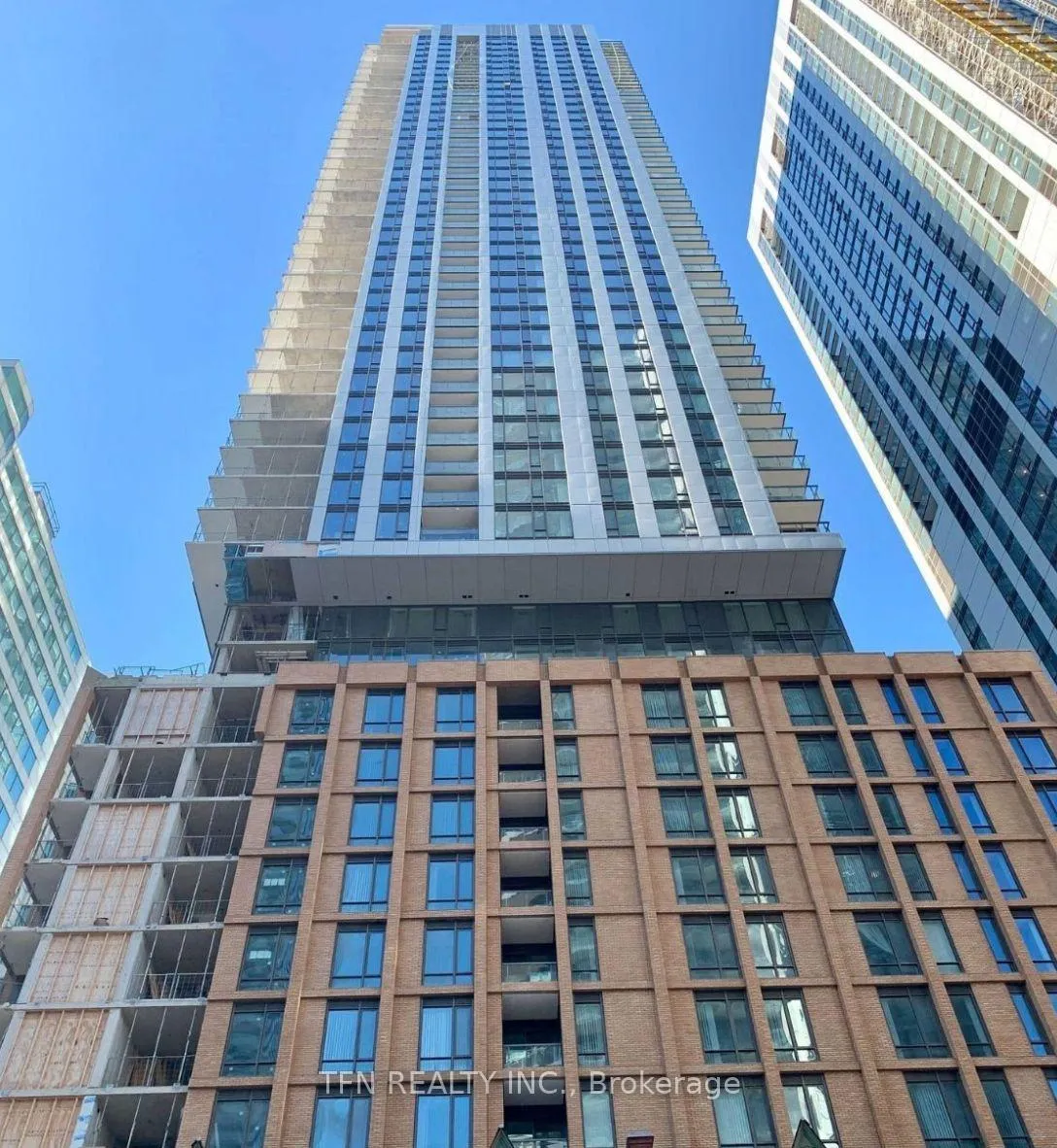 Front of Unit 3421, 28 Widmer Street W