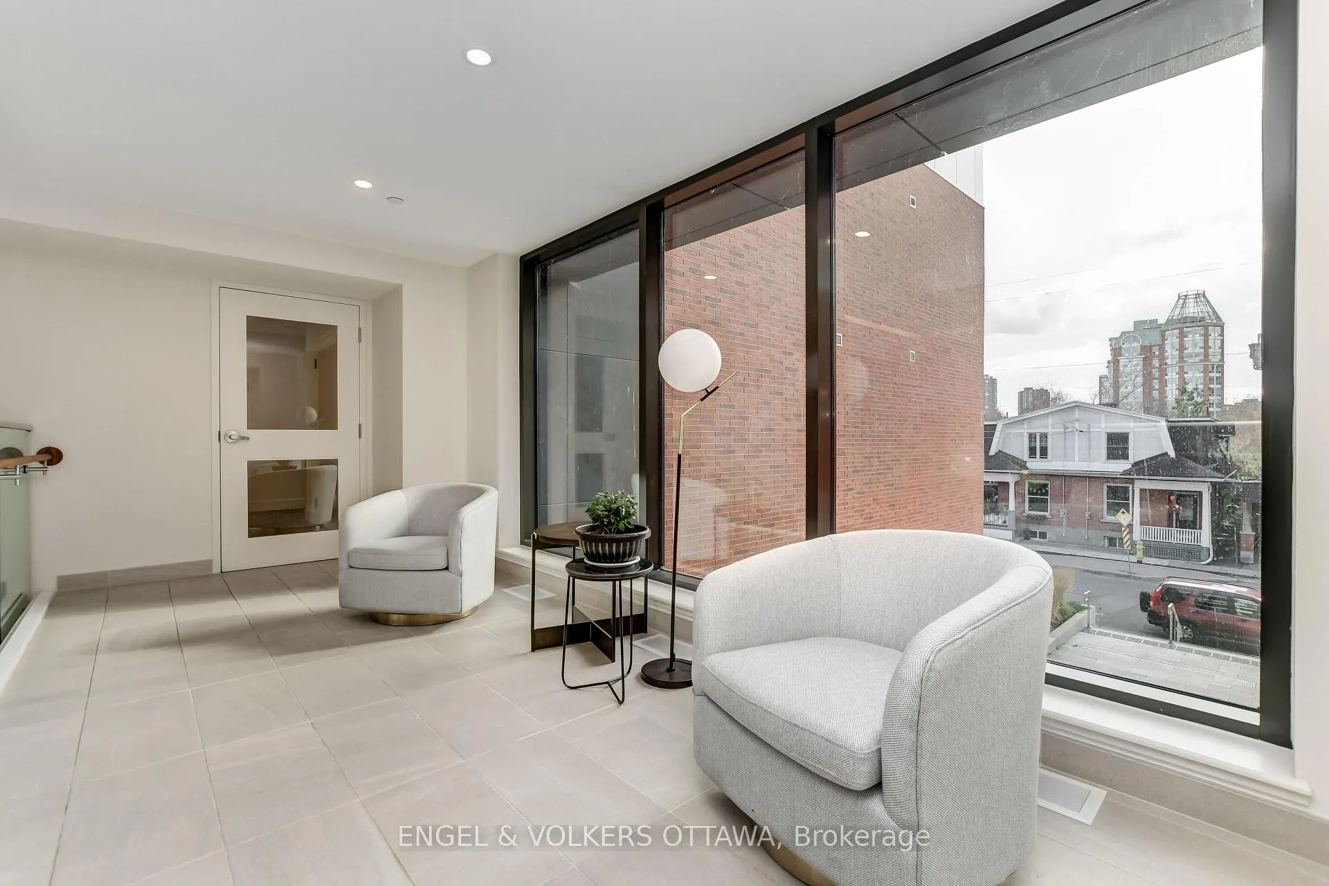 Photo 3 of Unit 204, 280 Crichton Street, Ottawa, Lindenlea — HOMEH