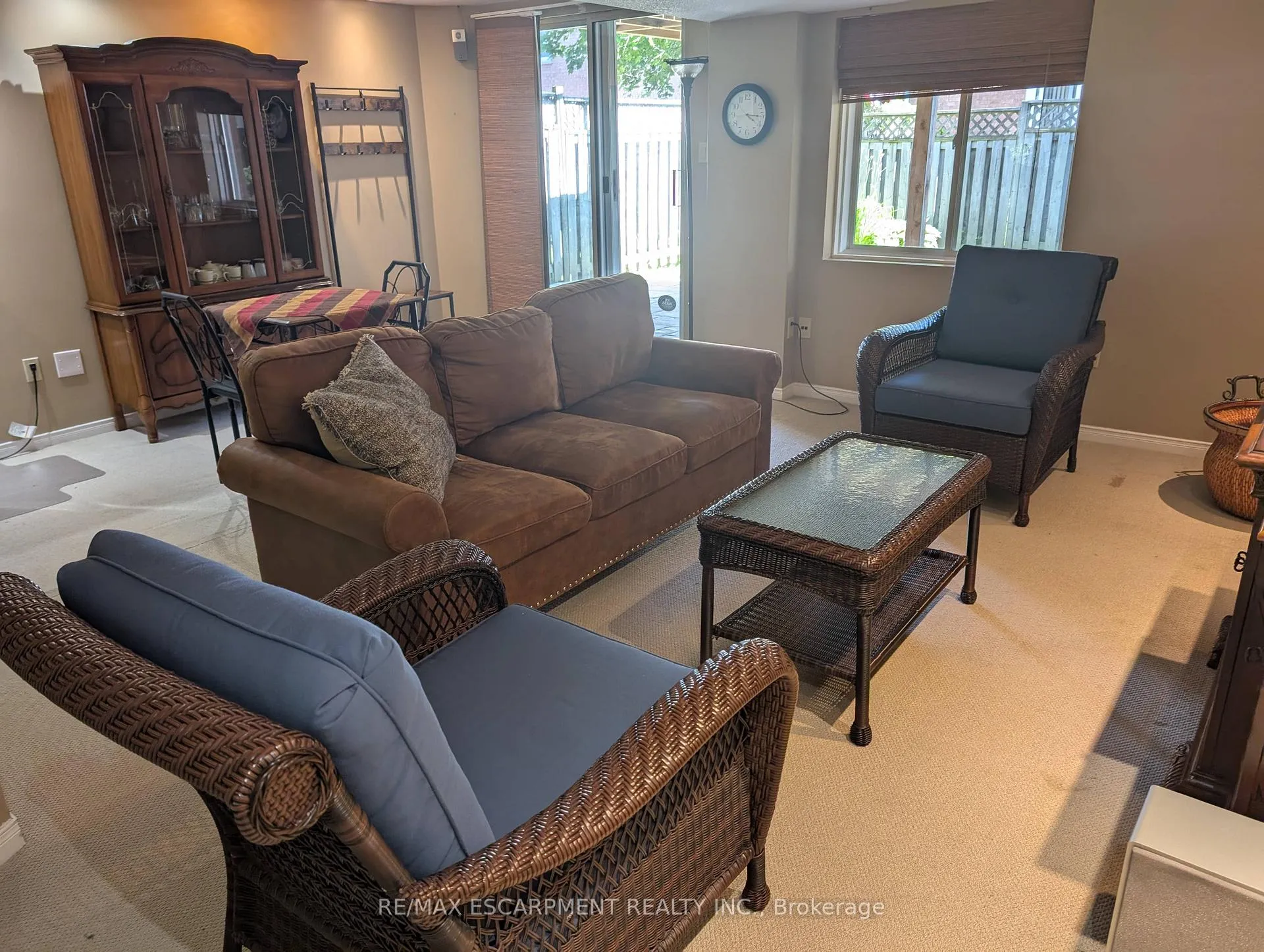 Photo 2 of 45 Pirie Drive, Hamilton, Dundas — HOMEH