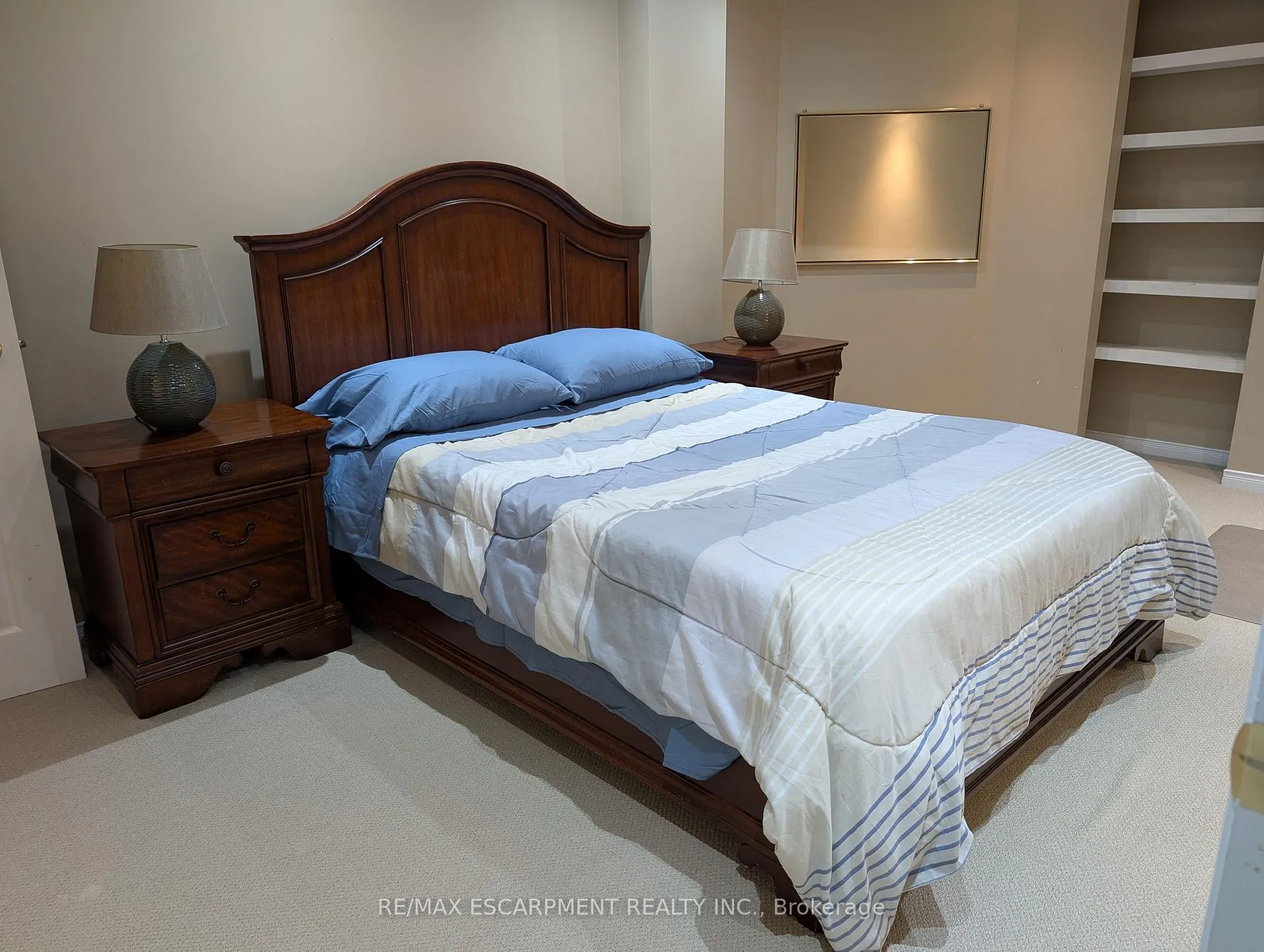 Photo 7 of 45 Pirie Drive, Hamilton, Dundas — HOMEH