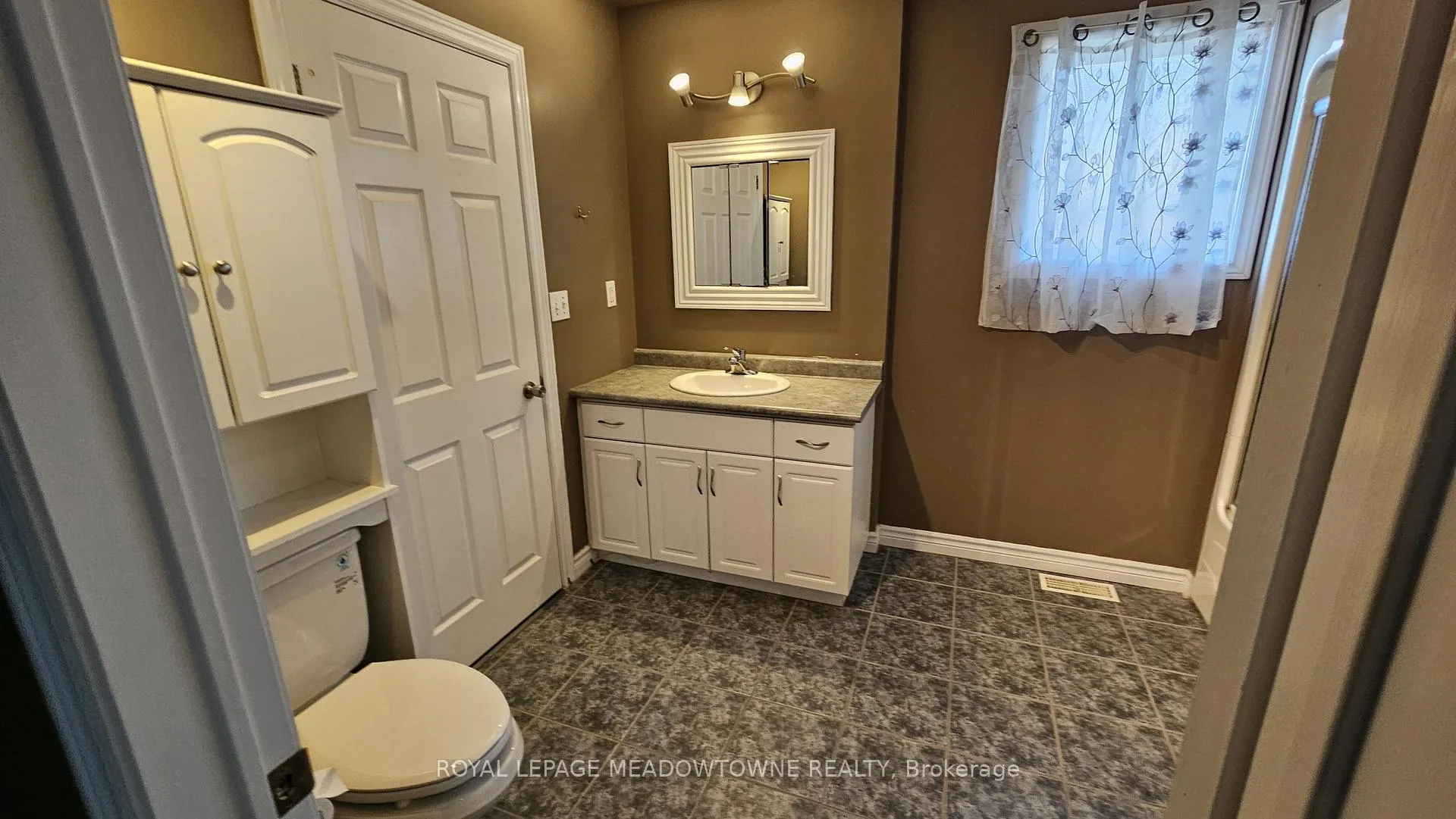 Photo 8 of 135 Taylor Trail, Chatham-Kent — HOMEH