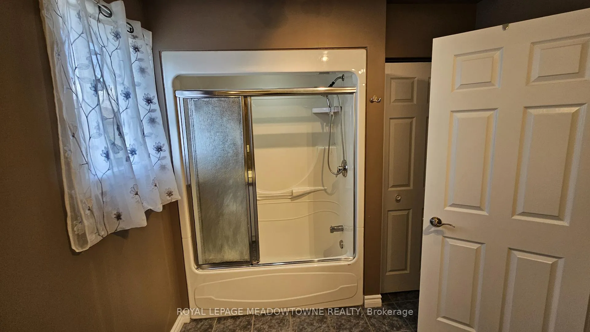 Photo 10 of 135 Taylor Trail, Chatham-Kent — HOMEH